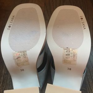 Brand new never worn size 6 Solana Slides.